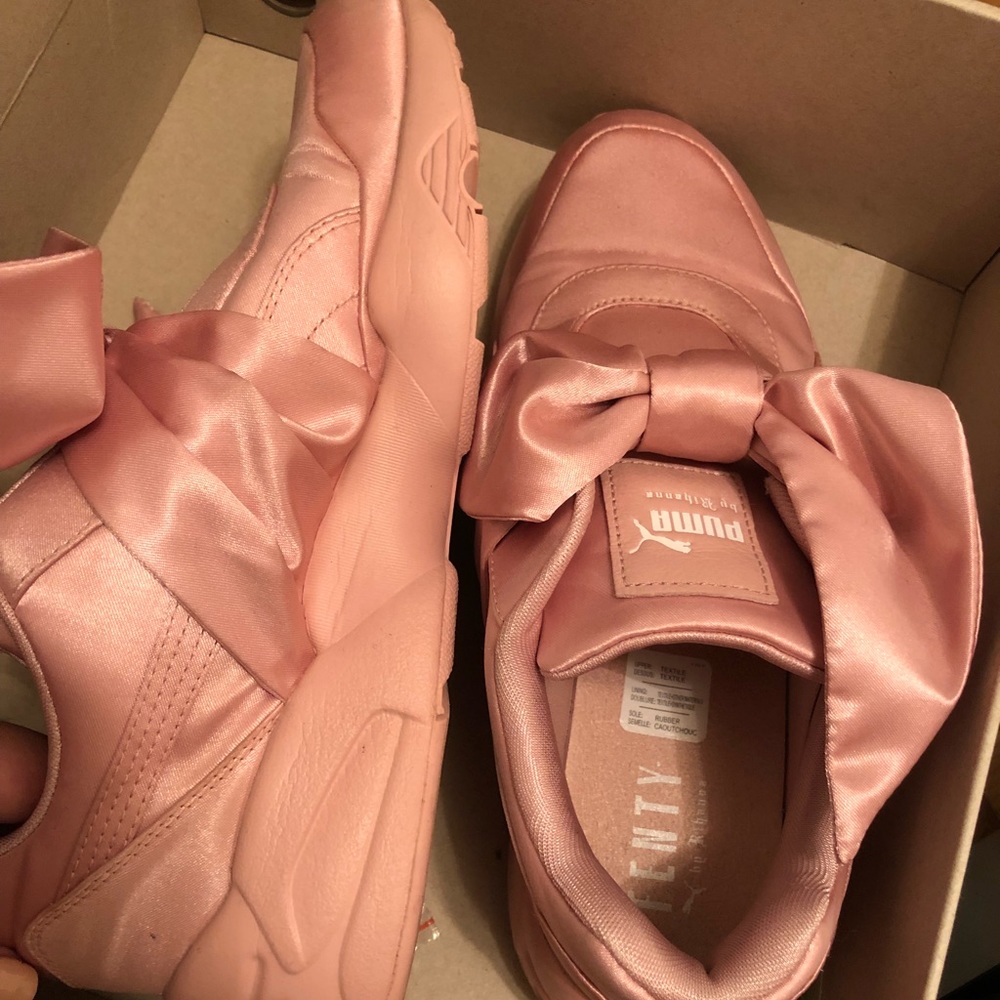 PUMA X FENTY BOW SNEAKERS SZ 7.5